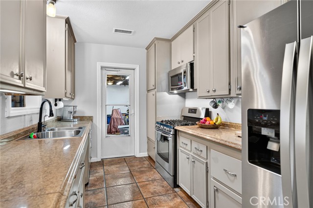 34950 Michael Ln, Yucaipa, CA 92399 photo 13
