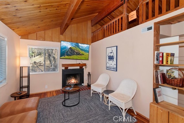 Detail Gallery Image 3 of 21 For 1000 Jasper, Big Bear Lake,  CA 92315 - 2 Beds | 1 Baths