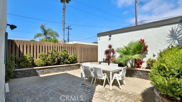 Detail Gallery Image 16 of 52 For 203 Frankfort Ave, Huntington Beach,  CA 92648 - 3 Beds | 2/1 Baths