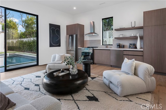 Detail Gallery Image 52 of 64 For 5335 Sunnyslope Ave, Sherman Oaks,  CA 91401 - 6 Beds | 6/1 Baths