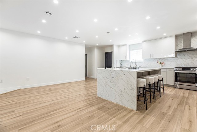 Detail Gallery Image 12 of 57 For 7106 Teesdale Ave, North Hollywood,  CA 91605 - 3 Beds | 2 Baths