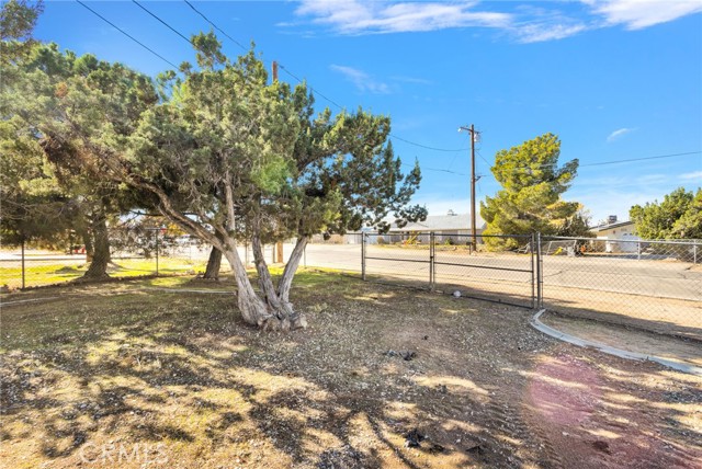 Detail Gallery Image 37 of 40 For 16757 Danbury, Hesperia,  CA 92345 - 3 Beds | 2 Baths