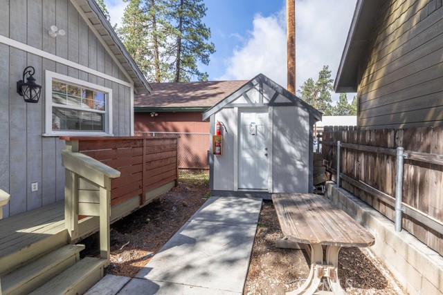 528 Cottage Lane, Big Bear Lake CA: https://media.crmls.org/medias/91b64e8a-2291-4b8c-ac67-87d812a27a99.jpg