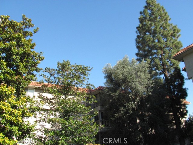 2402 Via Mariposa W, Laguna Woods CA: https://media.crmls.org/medias/91b68a63-a0bb-4862-a255-5a259b1ae401.jpg