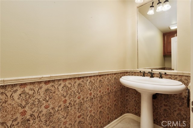 6471 Frampton Circle, Huntington Beach CA: https://media.crmls.org/medias/91b6d1d1-5cd3-49bf-a173-08037e1cd3b3.jpg