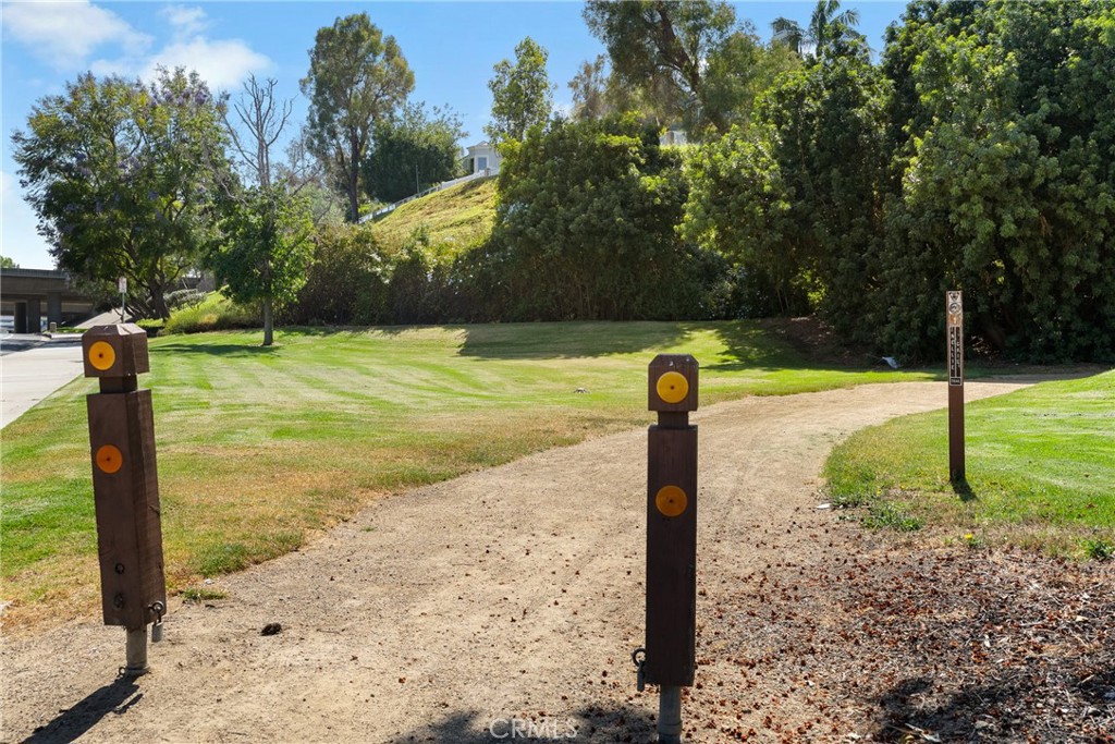 https://media.crmls.org/medias/91b6d8d0-b9b1-47eb-b487-5c3657b422ac.jpg?preset=X-Large
