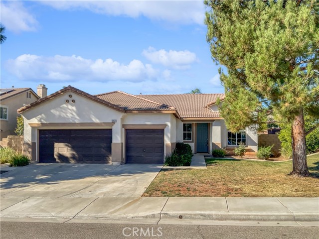 Detail Gallery Image 1 of 20 For 12641 Dogwood Way, Moreno Valley,  CA 92555 - 4 Beds | 2 Baths