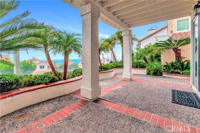 9 Saint Francis Court, Dana Point CA: https://media.crmls.org/medias/91b73e90-f9c2-4930-889b-d829cdb71d02.jpg