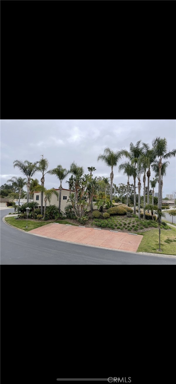 2000 Vista Cajon, Newport Beach CA: https://media.crmls.org/medias/91b82b2d-78b2-49c7-864d-92a19e350784.jpg