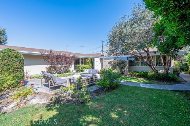 Detail Gallery Image 1 of 1 For 3341 Rossmoor Way, Los Alamitos,  CA 90720 - 3 Beds | 2 Baths