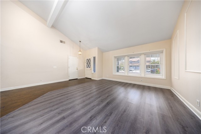 29 Farragut, Irvine CA: https://media.crmls.org/medias/91b8a4d6-4657-4b4e-a696-ed30bd8befeb.jpg