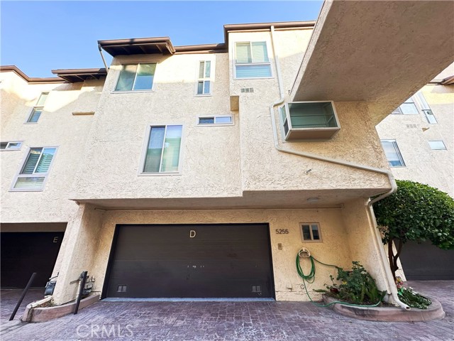 Detail Gallery Image 21 of 21 For 5255 Coldwater Canyon #D,  Sherman Oaks,  CA 91401 - 3 Beds | 3 Baths