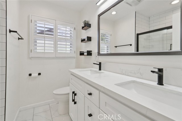 13340 Aetna Street, Valley Glen CA: https://media.crmls.org/medias/91b92522-4d5e-42bc-b4da-6252f35cdd7c.jpg