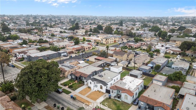 6239 Cimarron Street, Los Angeles CA: https://media.crmls.org/medias/91b98503-4848-4047-abba-f3898da56295.jpg