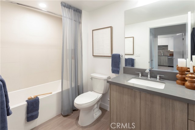 Detail Gallery Image 6 of 21 For 511 S Harbor #404,  San Pedro,  CA 90731 - 2 Beds | 2 Baths