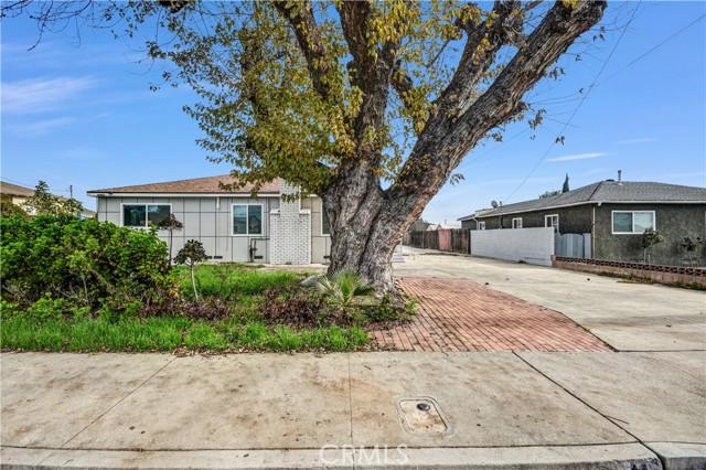 12811 Oaks Avenue, Chino CA: https://media.crmls.org/medias/91ba42a4-c9cc-4747-97cc-54a78370561d.jpg