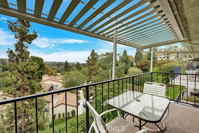 Front Image Thumbnail for CROC26069442