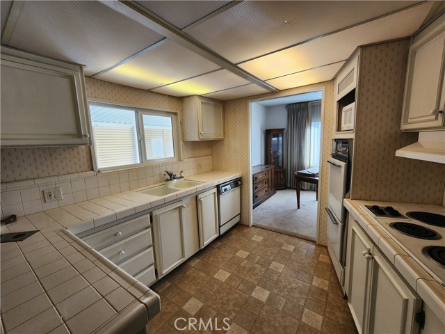 Detail Gallery Image 7 of 16 For 19350 Ward #38,  Huntington Beach,  CA 92646 - 2 Beds | 2 Baths