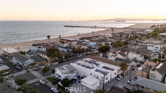 1315 Ocean Avenue, Seal Beach CA: https://media.crmls.org/medias/91bb6fd6-62ef-4470-9e96-72c09a4d36db.jpg