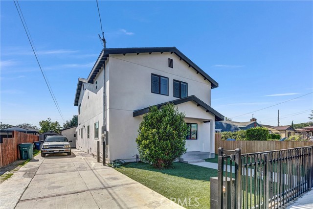 10517 Firmona Avenue, Inglewood CA: https://media.crmls.org/medias/91bb95cd-4c47-45b2-98ad-57966d72590f.jpg
