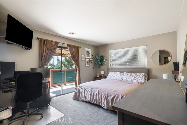 304 S Minnesota Avenue, Glendora CA: https://media.crmls.org/medias/91bba346-8dc0-4217-92c0-2b2a26ce47cc.jpg