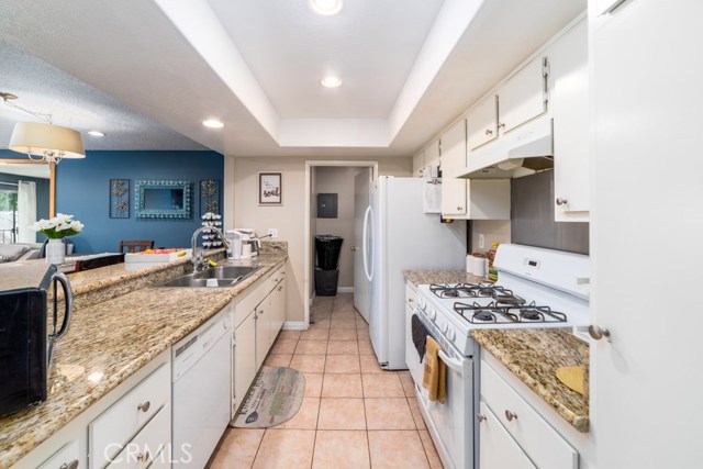 1690 Bridgeport #97, West Covina, CA 91791