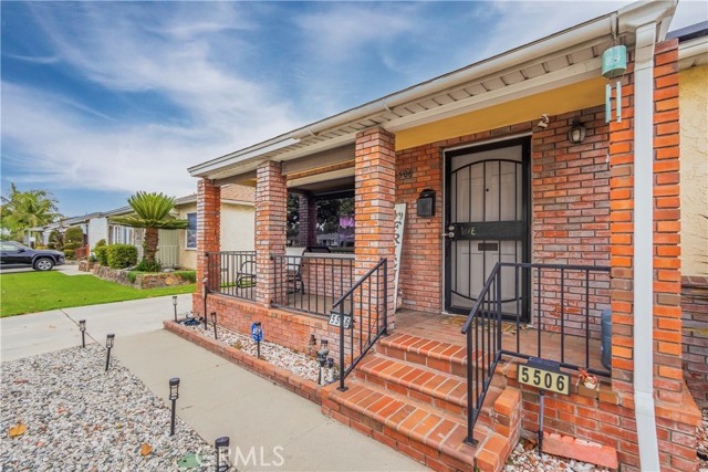 Detail Gallery Image 5 of 23 For 5506 Lakewood Bld, Lakewood,  CA 90712 - 3 Beds | 1 Baths