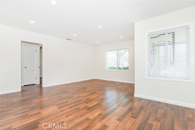 Detail Gallery Image 6 of 29 For 17425 Emelita, Encino,  CA 91316 - 2 Beds | 1 Baths