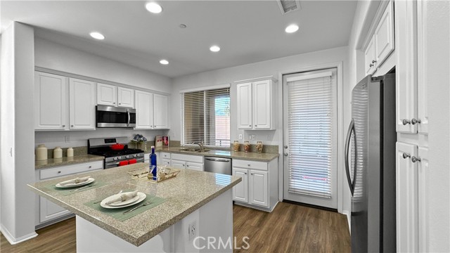 422 W Route 66, Glendora CA: https://media.crmls.org/medias/91bde046-d292-4371-8182-365ec7ae1eb7.jpg