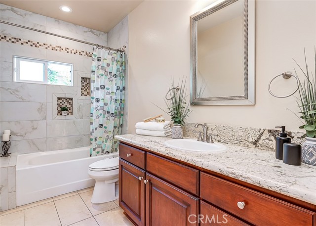 335 E Francis Avenue, La Habra CA: https://media.crmls.org/medias/91bde3ac-6b50-48f1-b0c5-2e205eb414c1.jpg