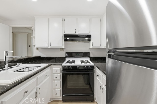 Detail Gallery Image 8 of 21 For 5143 Bakman, North Hollywood,  CA 91601 - 2 Beds | 2 Baths