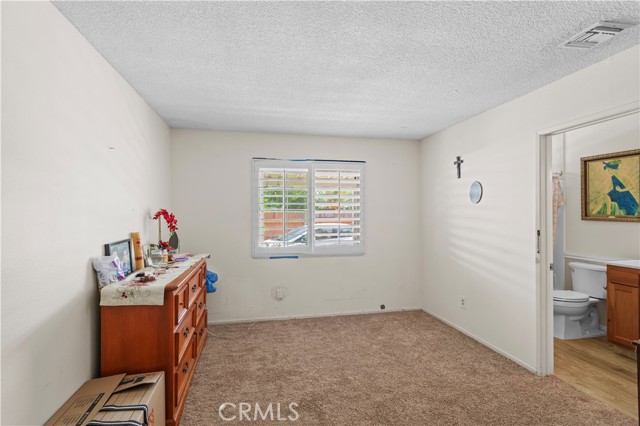 1633 W Ontario Avenue, Corona CA: https://media.crmls.org/medias/91bf02b7-0c7b-4ec9-859a-a488409894bf.jpg