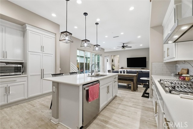 Detail Gallery Image 11 of 40 For 155 Spectacle, Irvine,  CA 92618 - 4 Beds | 3 Baths