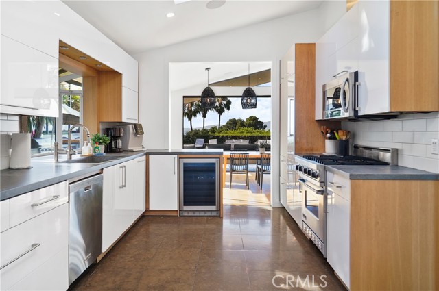 Detail Gallery Image 13 of 24 For 11308 Dona Teresa Dr, Studio City,  CA 91604 - 6 Beds | 4 Baths