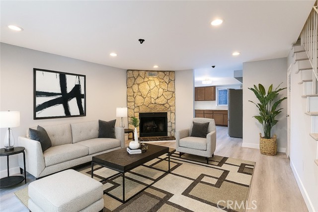 Detail Gallery Image 5 of 20 For 2616 Voorhees Ave #2,  Redondo Beach,  CA 90278 - 2 Beds | 1 Baths