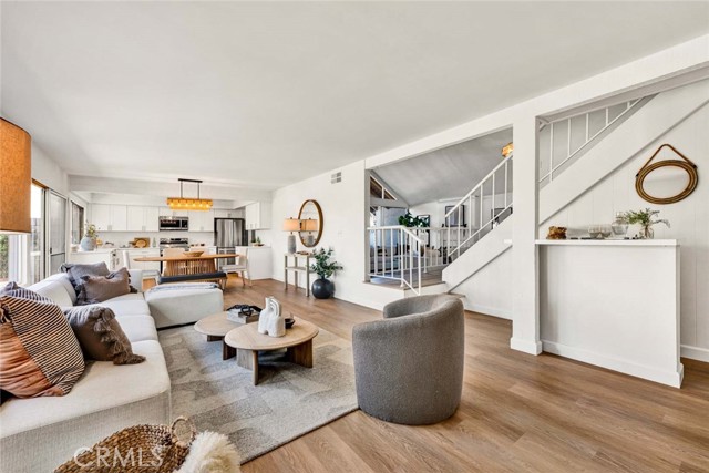 Detail Gallery Image 9 of 28 For 22831 Costa Bella, Lake Forest,  CA 92630 - 5 Beds | 3 Baths