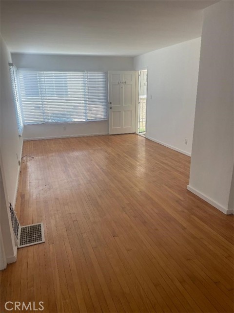 6940 Glasgow Avenue, Los Angeles CA: https://media.crmls.org/medias/91c4509f-b614-46db-9209-04a20c69bcaf.jpg