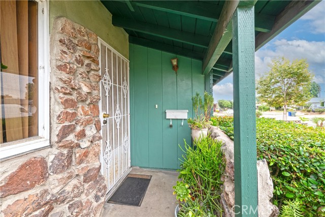 2996 Gladstone Street, Pomona CA: https://media.crmls.org/medias/91c49693-9943-4bde-8c4c-50d3e7850685.jpg