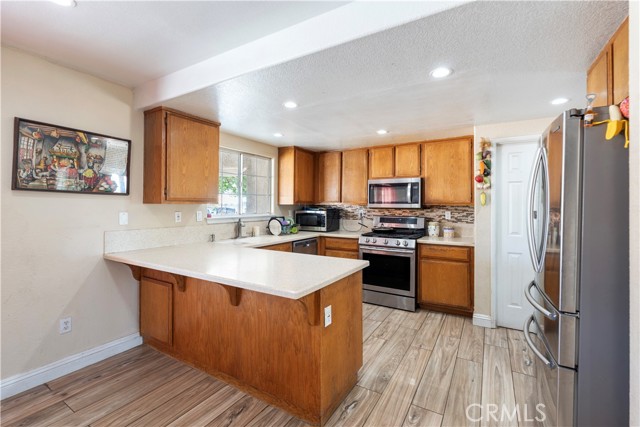 Detail Gallery Image 8 of 20 For 11025 Sonora Rd, Phelan,  CA 92371 - 4 Beds | 2 Baths