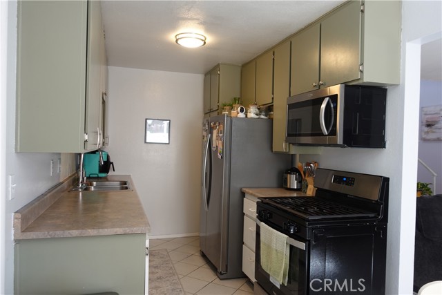 Detail Gallery Image 5 of 11 For 1307 via Santiago #B,  Corona,  CA 92882 - 2 Beds | 1/1 Baths