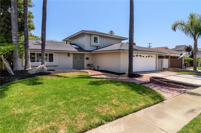 8042 Driftwood Drive, Huntington Beach CA: https://media.crmls.org/medias/91c6f1e1-a98a-48c9-baab-c2a6da0eeff7.jpg