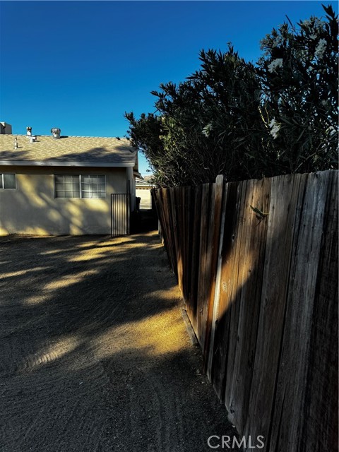 Detail Gallery Image 5 of 21 For 1812 Calico, Barstow,  CA 92311 - 4 Beds | 1/1 Baths