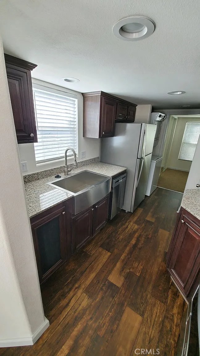 MLS #OC25170597 image #4