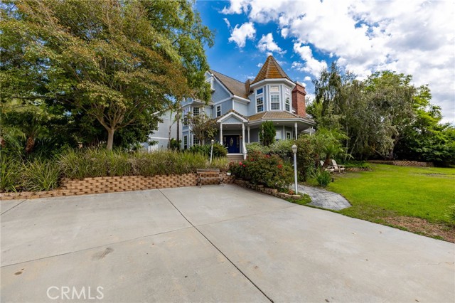 3352 Via Zara, Fallbrook CA: https://media.crmls.org/medias/91c9257d-f537-4c39-98a0-4207e7e4b671.jpg