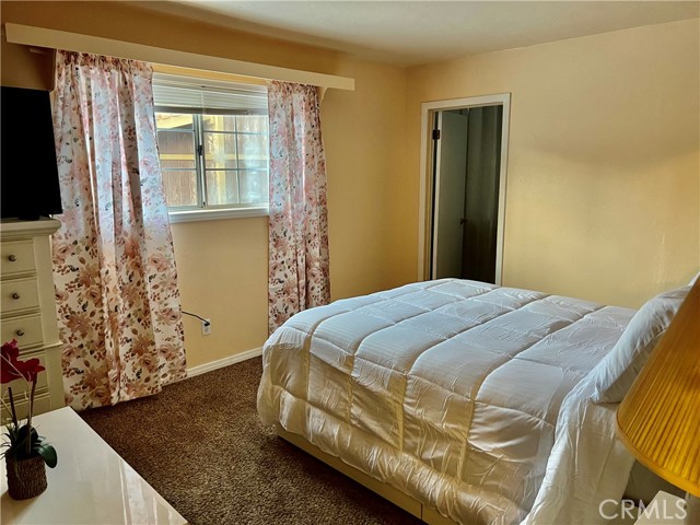 165 Sunset Lane, Sugarloaf CA: https://media.crmls.org/medias/91c93888-0861-4988-a2f8-84ca6a760b0d.jpg