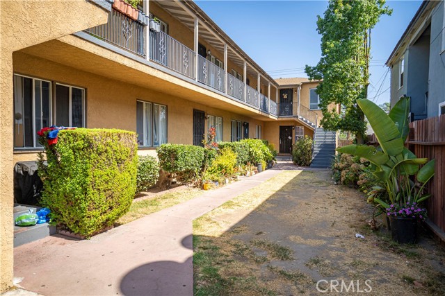 1960 Cedar Avenue, Long Beach, California 90806, ,Multi-Family,For Sale,Cedar,PW24203754