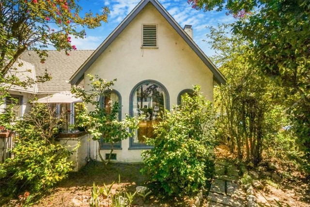 2270 E Orange Grove Boulevard, Pasadena CA: https://media.crmls.org/medias/91ca43c6-113d-4bcd-b3df-ad77baf0be3c.jpg