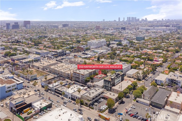 350 N Hayworth Avenue, Los Angeles CA: https://media.crmls.org/medias/91ca874c-7e92-420b-945d-9b801d3a0309.jpg