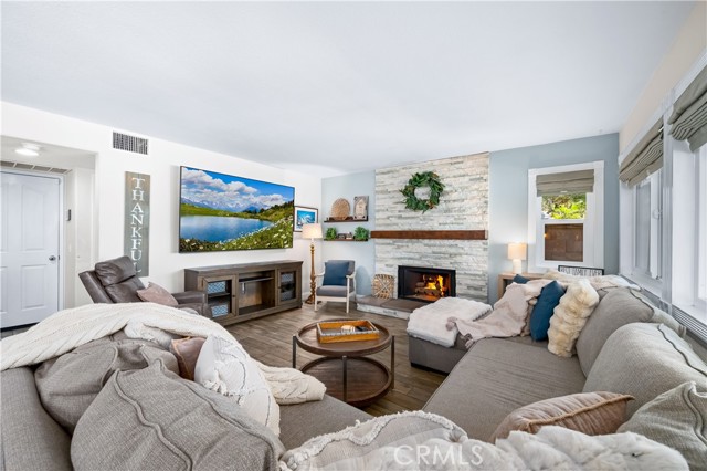 33037 Paterno Street, Temecula CA: https://media.crmls.org/medias/91caaafa-517e-4a71-9f28-d778f5b10a16.jpg