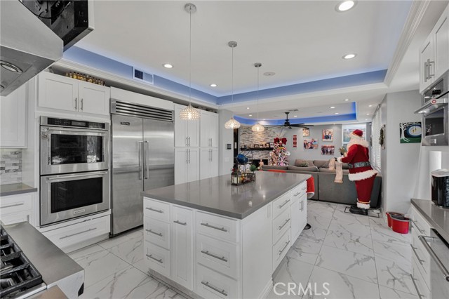 Detail Gallery Image 12 of 56 For 10180 via Pescadero, Moreno Valley,  CA 92557 - 4 Beds | 3 Baths